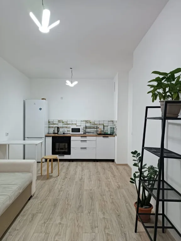 Двухкомнатная квартира возле озера и парка