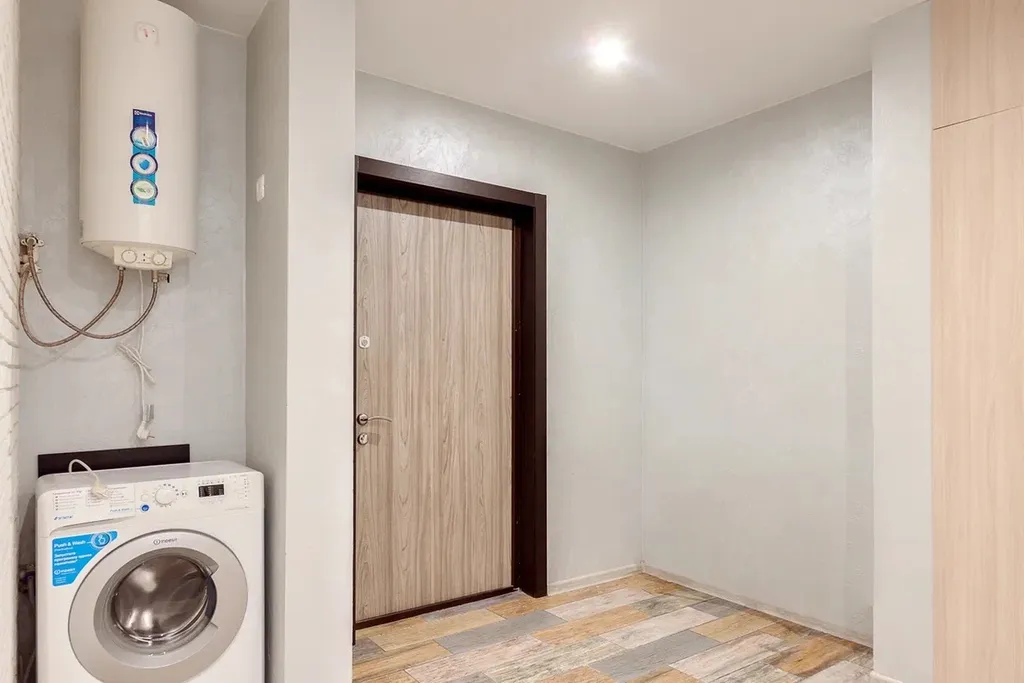 Уютная студия с большой лоджией в доме бизнес-класса