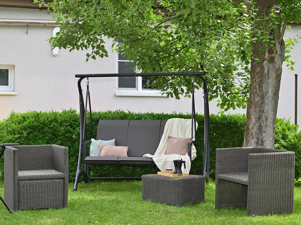 Немецкий дом с садом