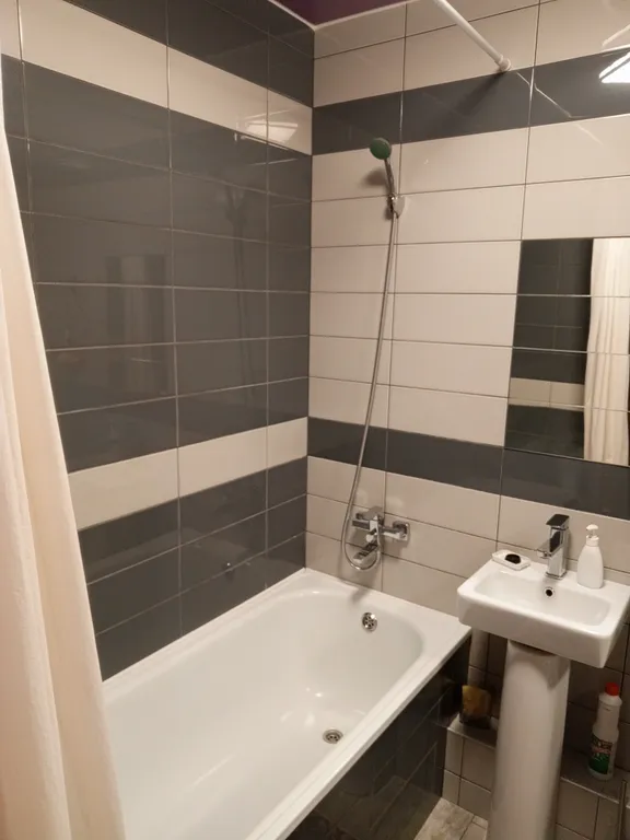 Студия на берегу реки