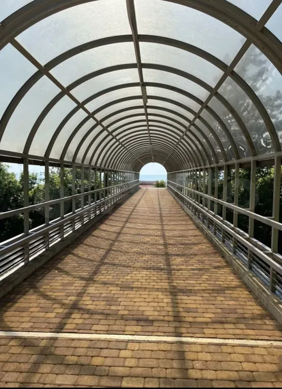 Апартамент с собственным пляжем