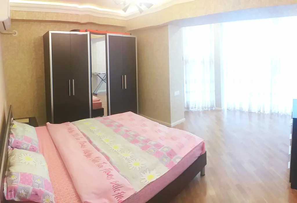 2-комнатная квартира напротив Приморского парка