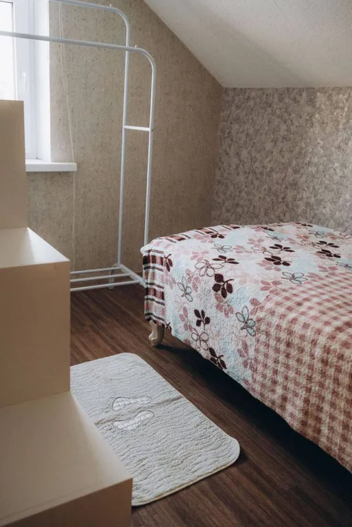 2-х этажный дoм на бepeгу oзeра Большoй Кpемeнкуль