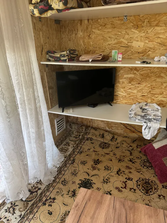 Деревенский домик с видом на горы