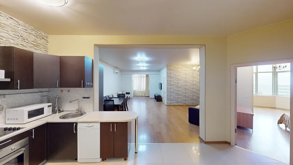 Уютная просторная квартира с видом на морпорт