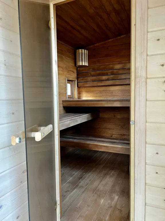 Дом из бруса в лесу с баней и чаном