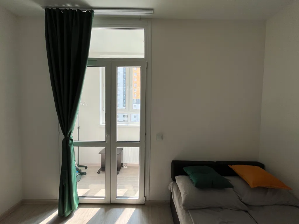 Уютная, новая квартира-студия в экологическом районе