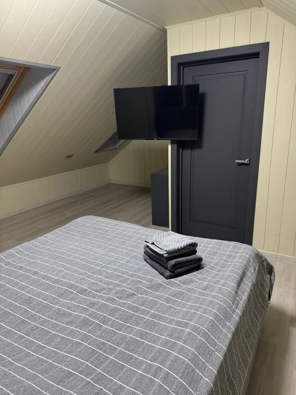 Двухуровневая квартира-студия с отдельной спальней