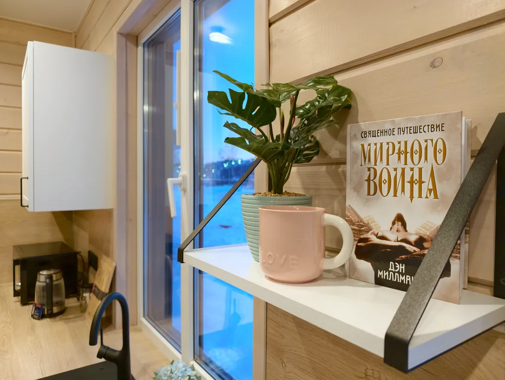 Коттедж Таунхаус на Красном озере — Светлое