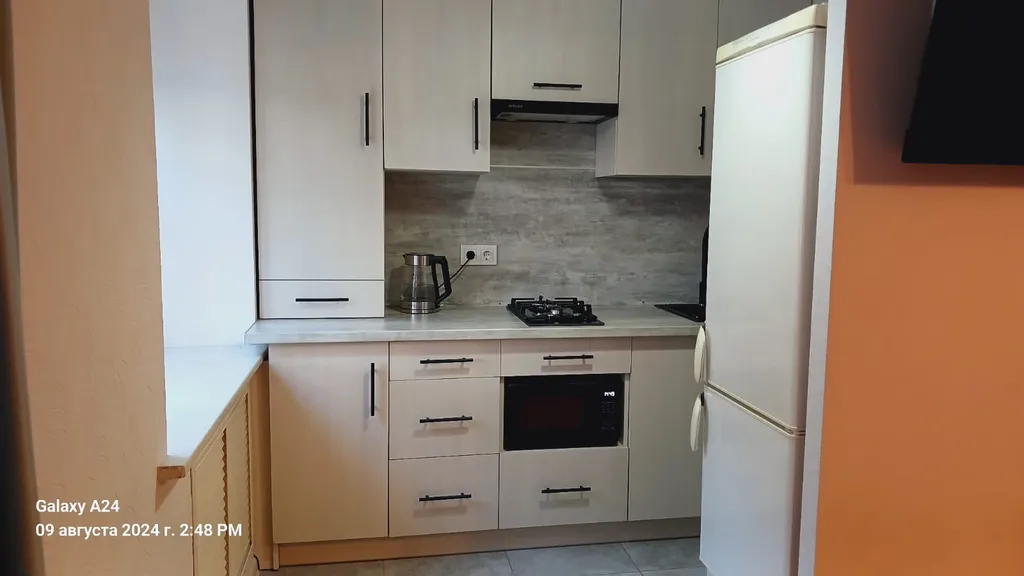 Уютная квартира в центре города, с видом на реку Ловать