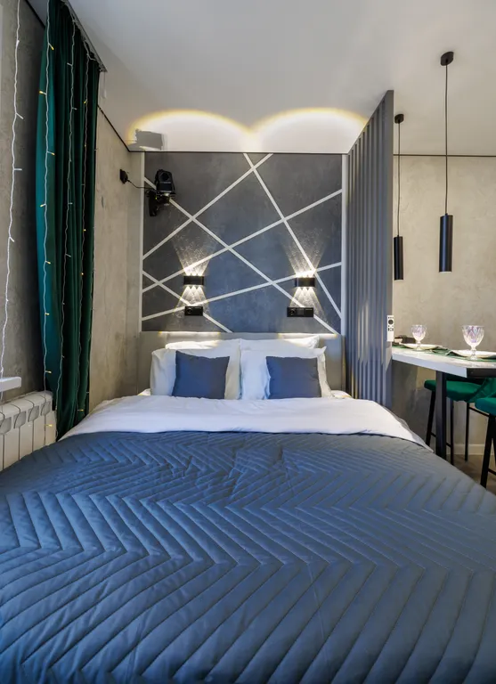 Уютная кино-студия с проектором