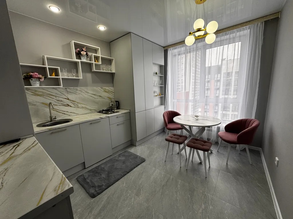 Новая дизайнерская квартира в современном районе города