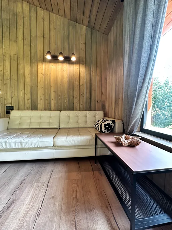 Коттедж Коттедж на берегу реки — Хотнежа