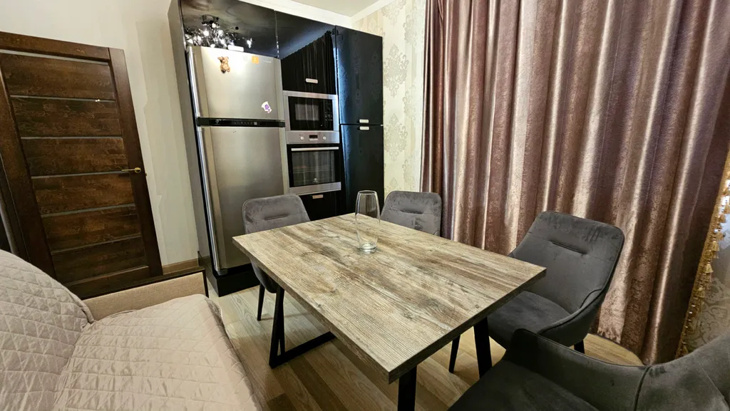 Уютная двухкомнатная квартира, расположенная рядом с парком Галицкого