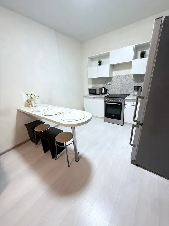 Еврдвушка в развитом районе