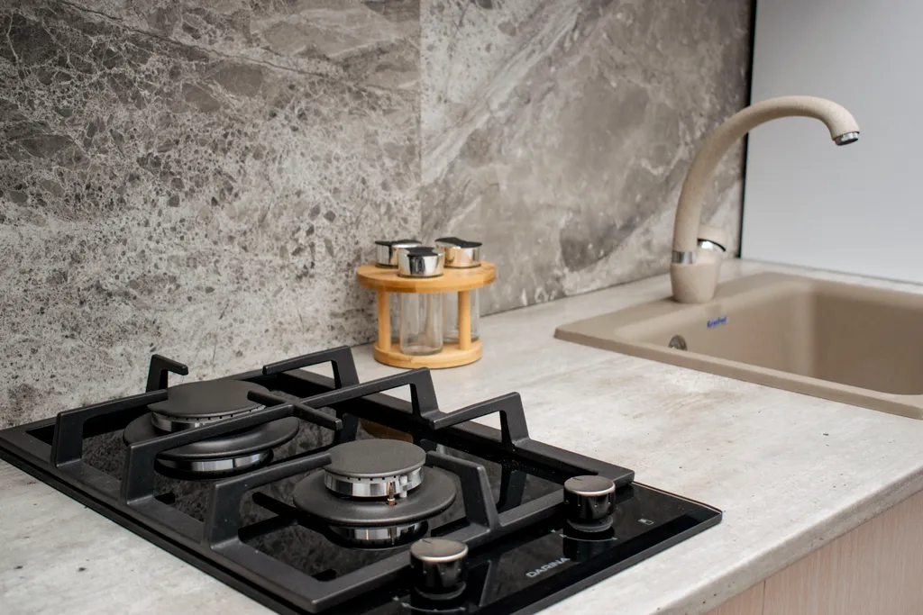 Дом сапфир с бассейном в центре