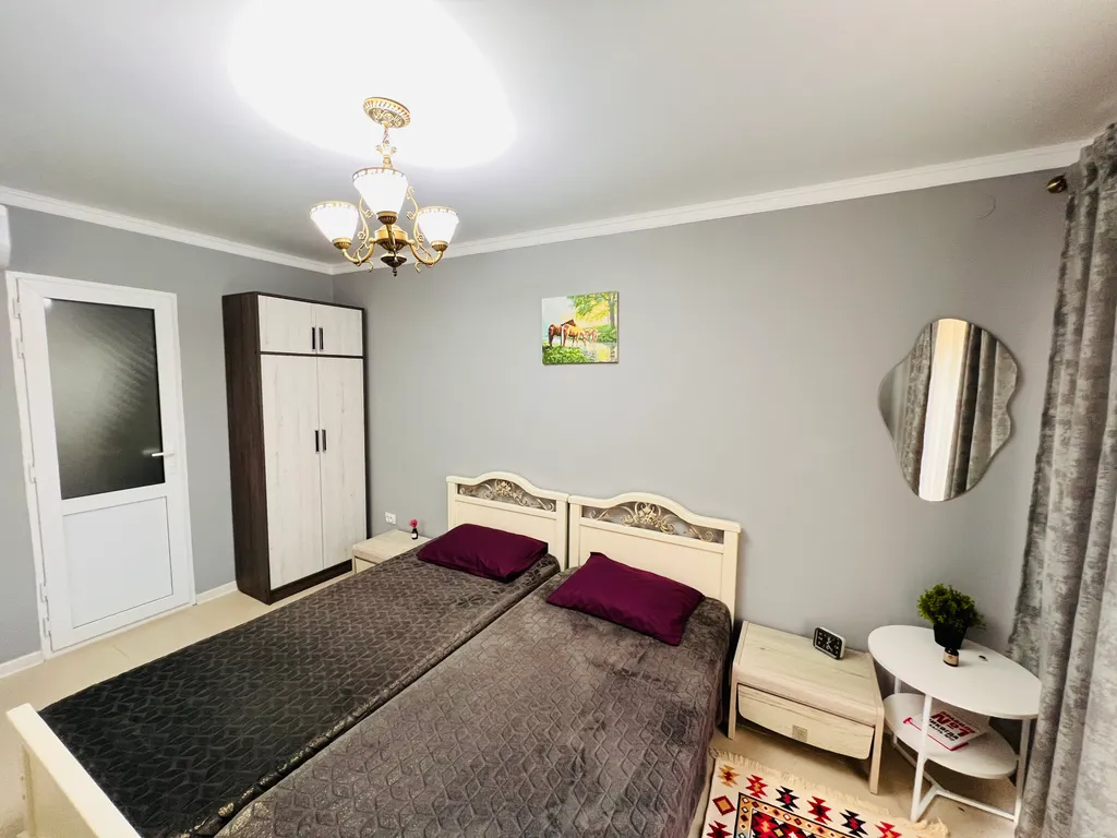 Домик с красивым двором