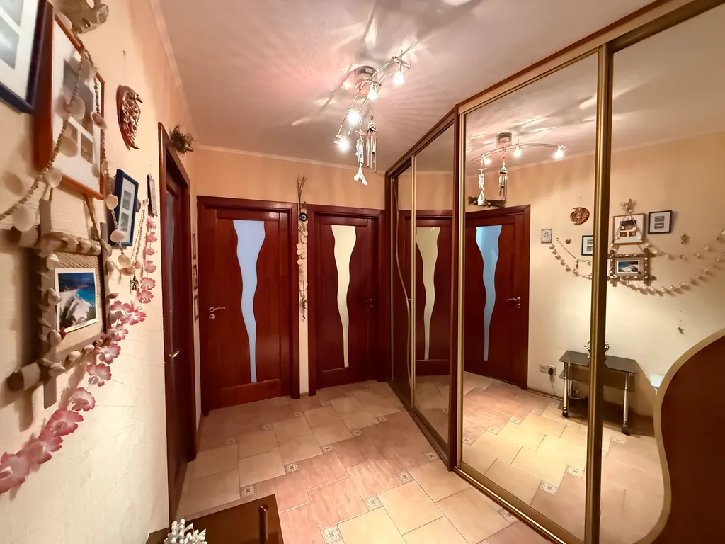 Комната в карибском стиле в трёхкомнатной квартире