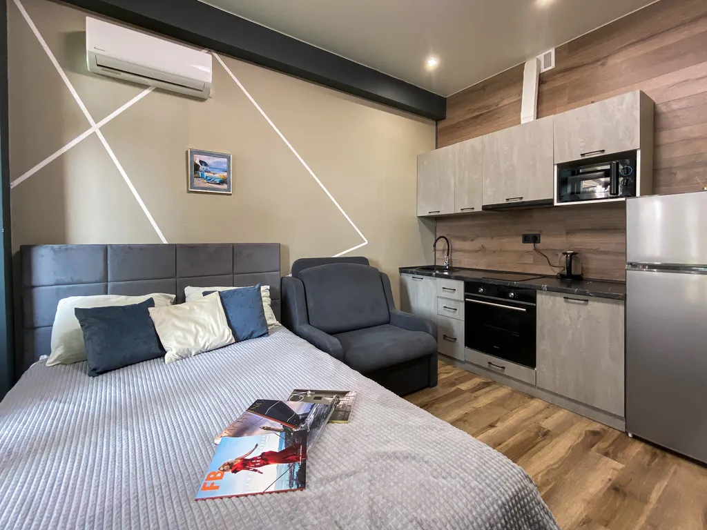 Дизайнерская студия с верандой