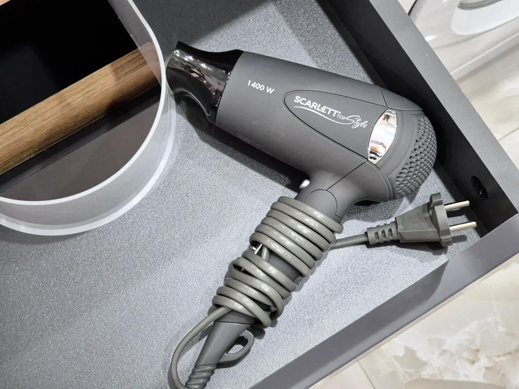 Просторная студия с балконом