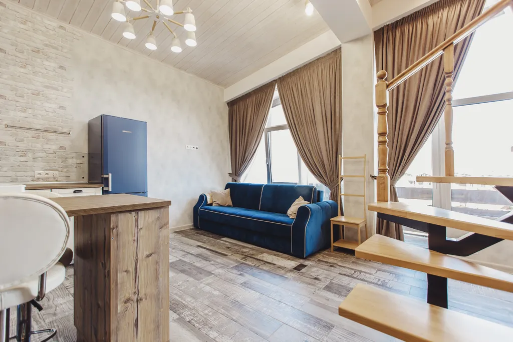 Видовая двухэтажная мансарда в центре