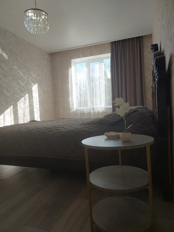 Новый дом в живописной местности ( 5 минут до аэропорта)