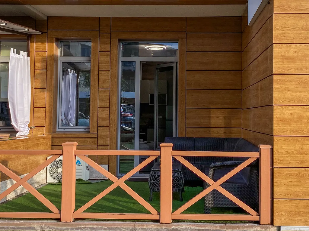 Дизайнерская студия с верандой