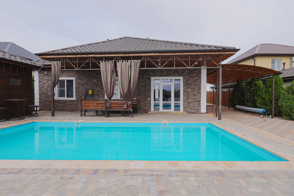 Комфортный дом на берегу реки в 30 минутах от центра города