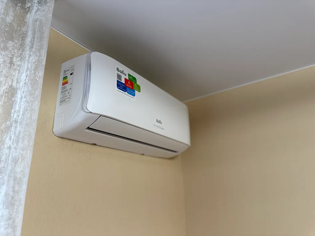 Cтудия Земля с видом на город и пойму Клязьмы