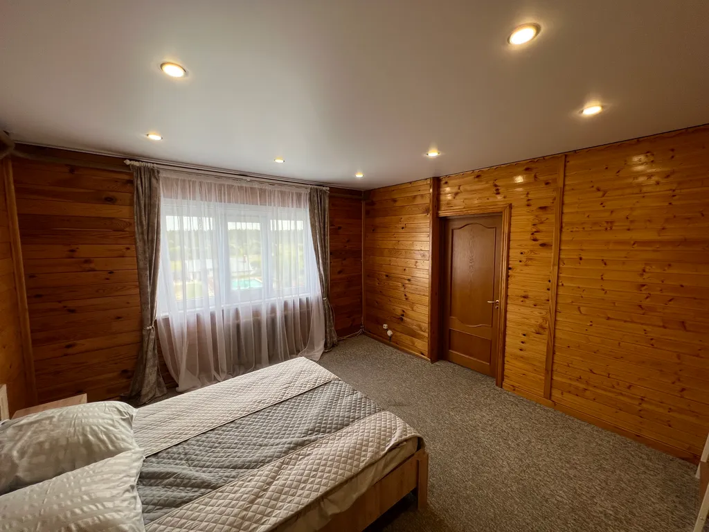 Дом с баней, бильярдом и бассейном в Подмосковье