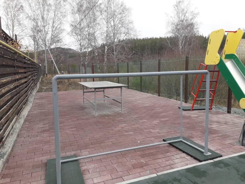 Шале у горной речки