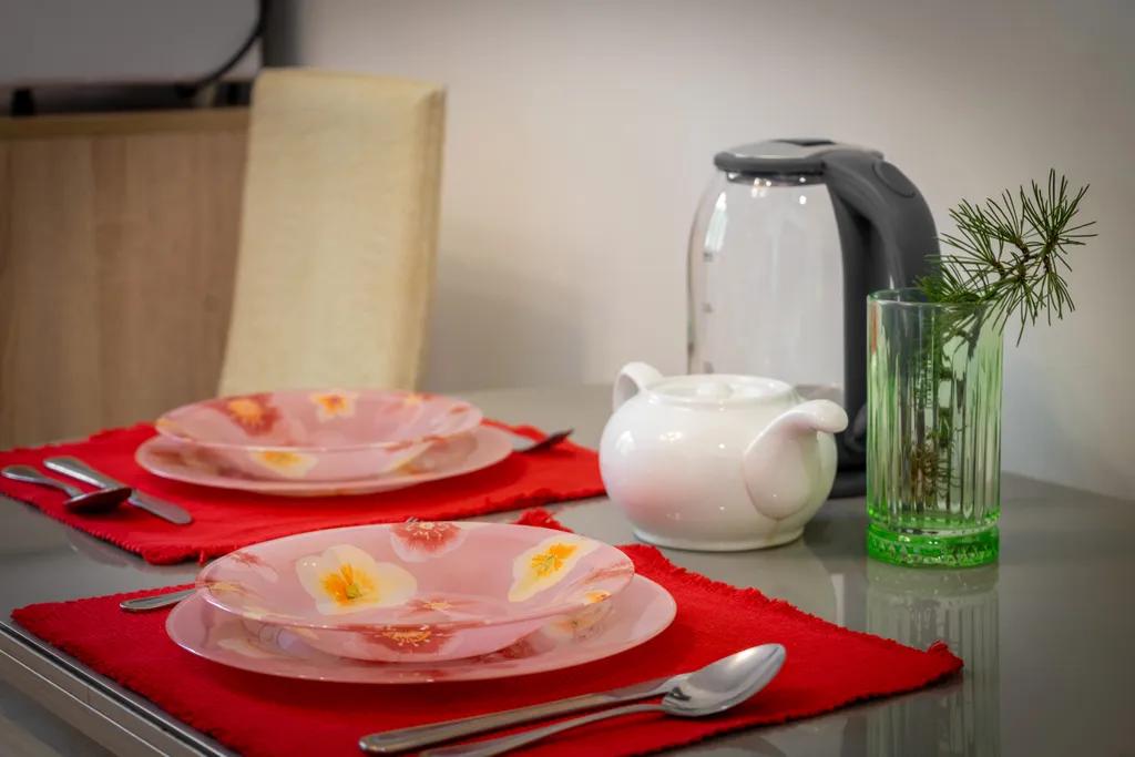 Просторная студия с балконом и видом на горы