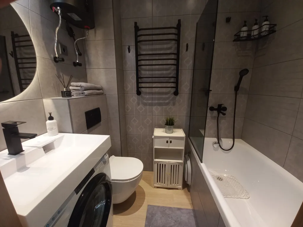 Уютная квартира с новым ремонтом в центре поселка