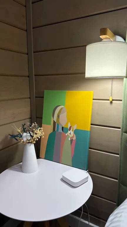 Дом с мольбертом