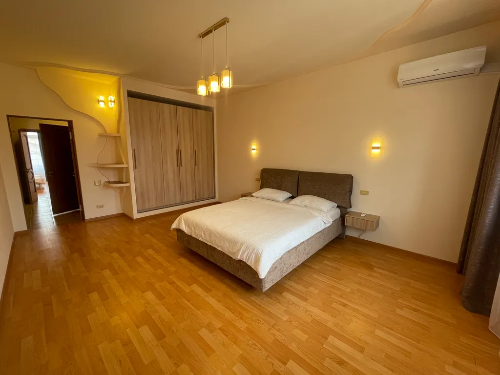 Апартаменты для большой семьи в курзоне, с балконом и видом на машук