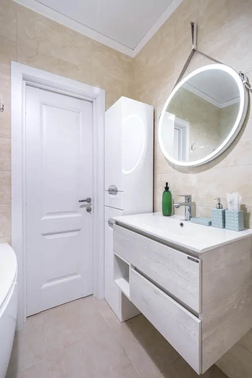 Яркие апартаменты с видом на закат и умной колонкой Алиса