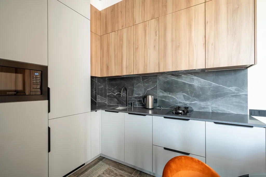 Четырехкомнатная у моря с дорогим ремонтом и видом на море