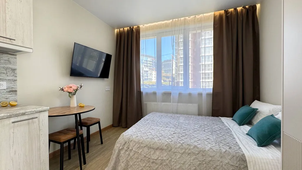 Уютная и светлая студия на Патрокле