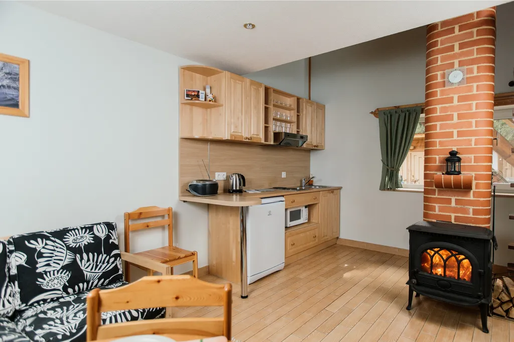 Квартира Уютные 4х-местные апартаменты на берегу озера с отдельным входом — Уя