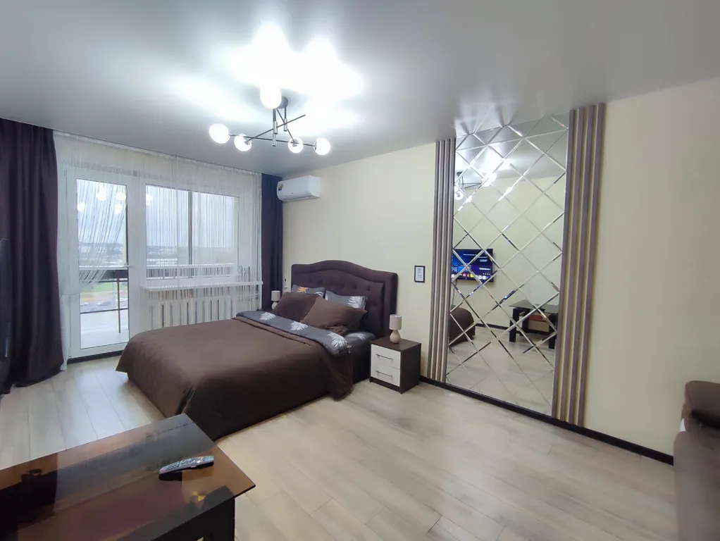 Видовая квартира в самом центре с панорамным видом на Площадь Победы.