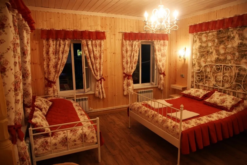 Квартира с видом на речку и монастырь