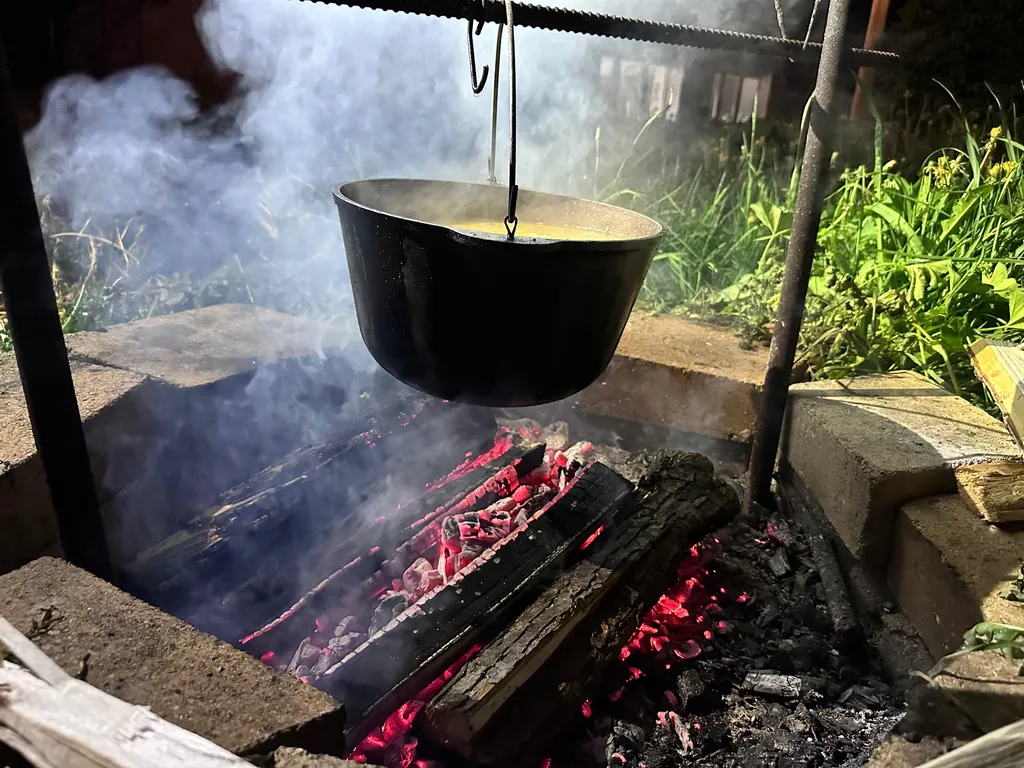 Уютный дом у озера