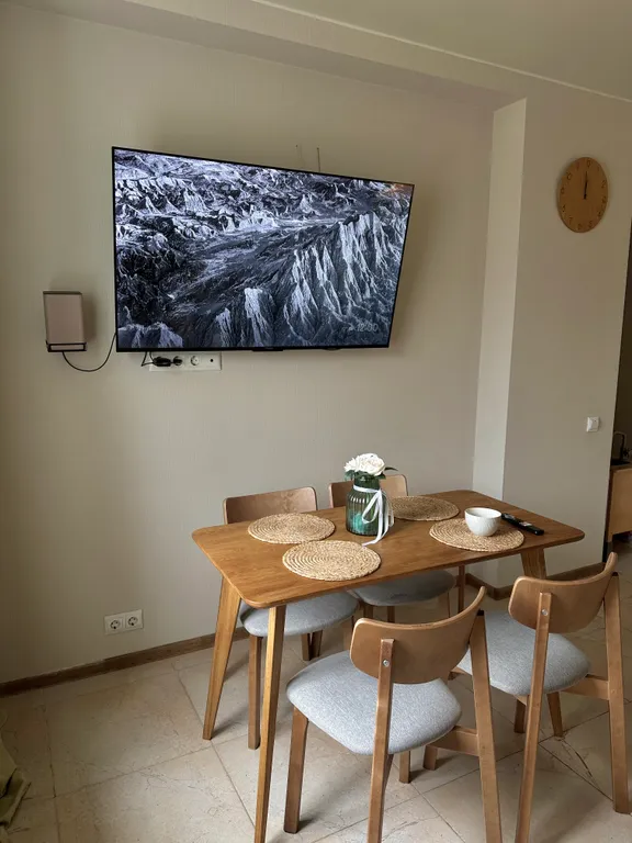 Двухкомнатная квартира над кофейней в центре Валдая