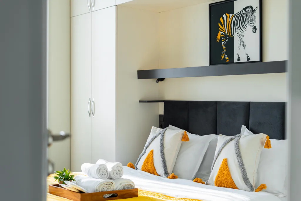 Квартира с витражными окнами в центре города