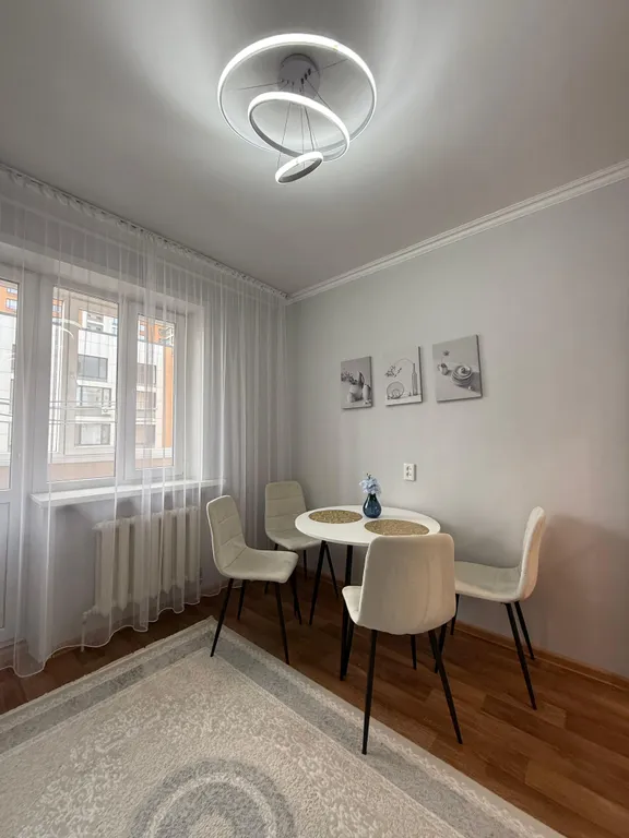 Самый центр города, АбуДаби Плаза, Байтерек, Линейный парк