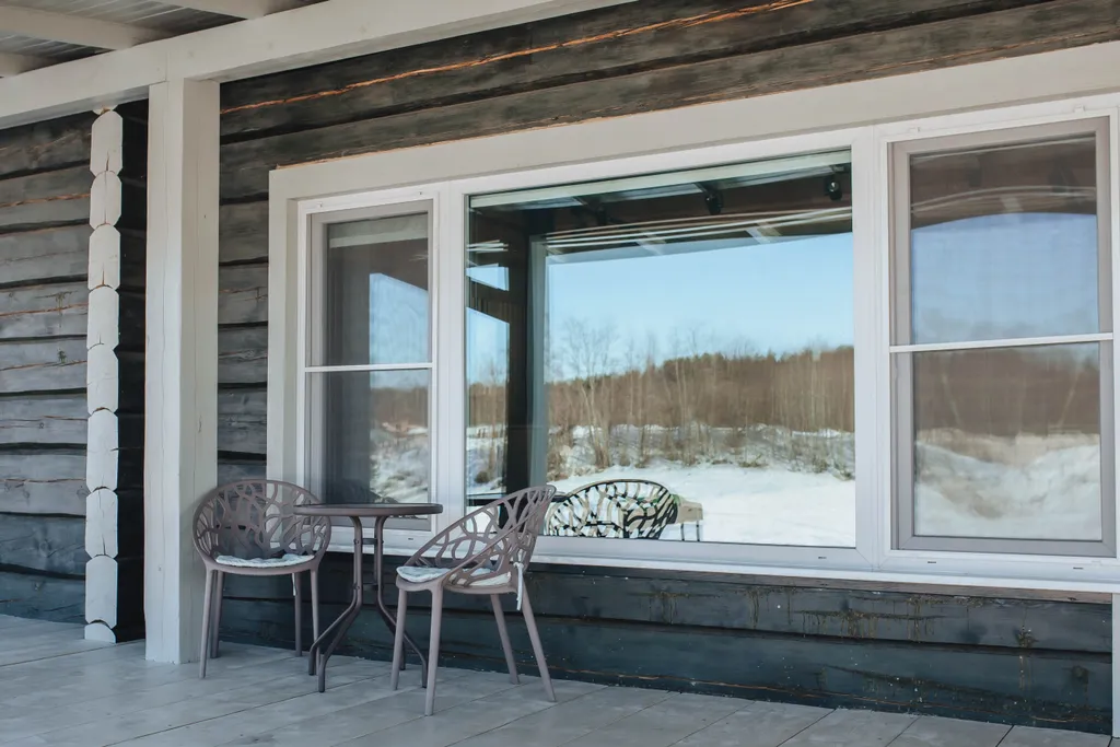 Дом с камином и панорамным видом на реку