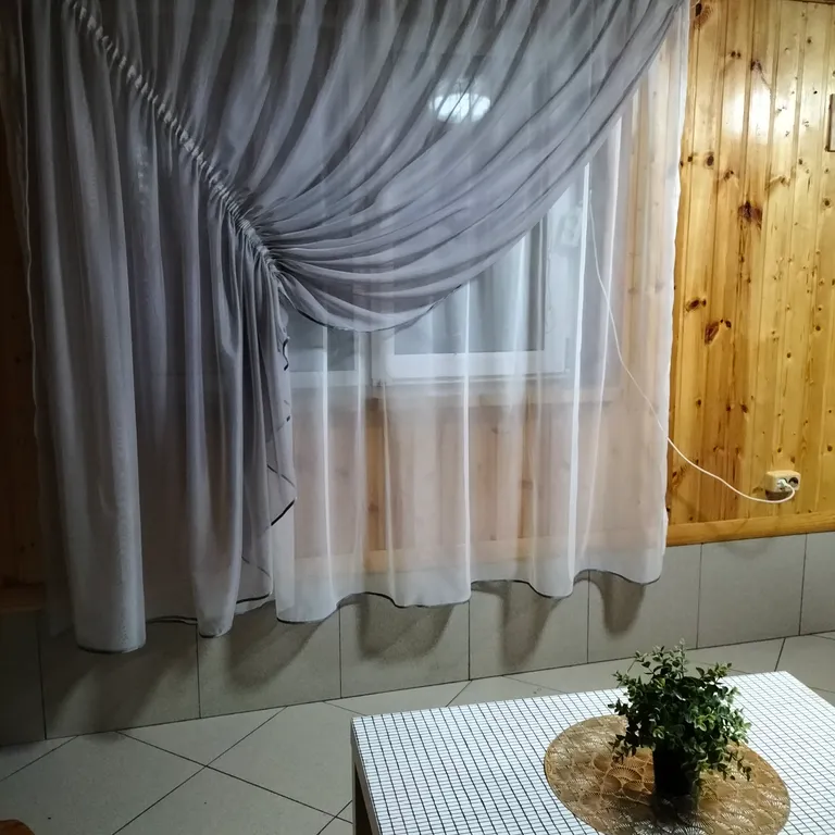 Дом коттедж в черте города