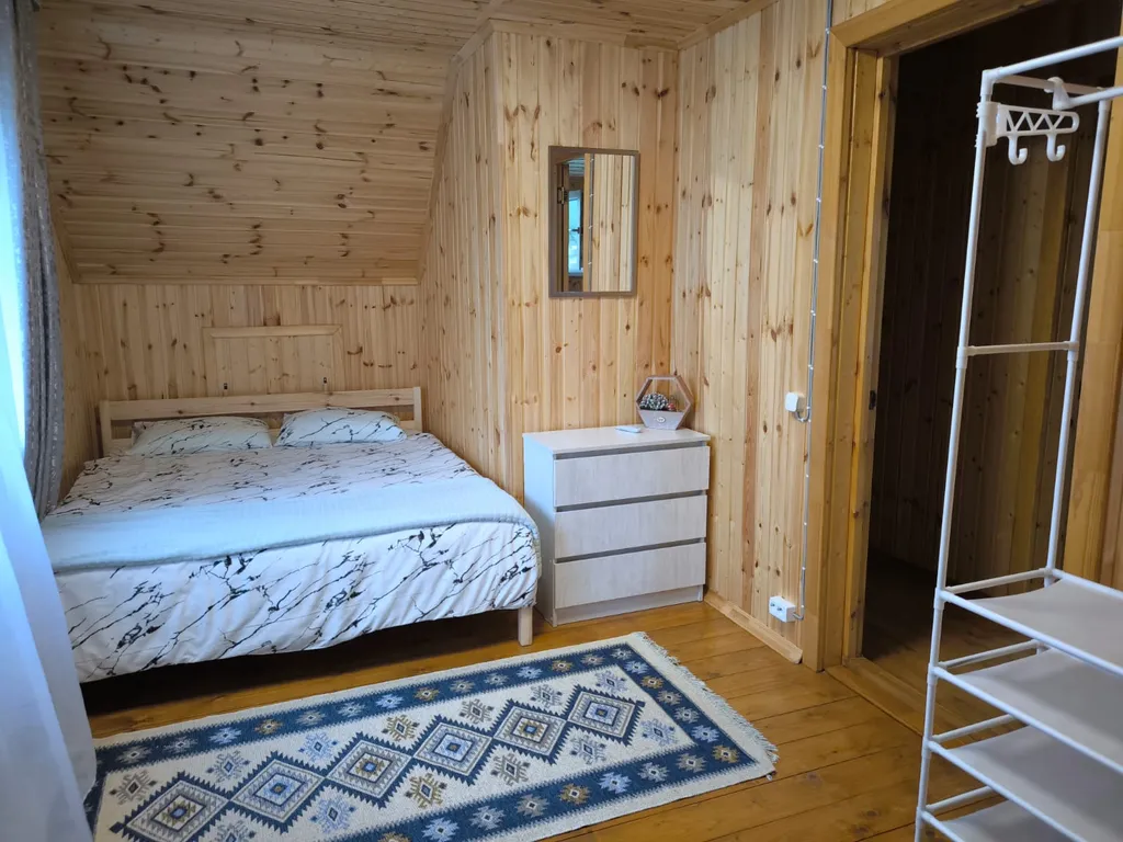 Новый бревенчатый дом в центре