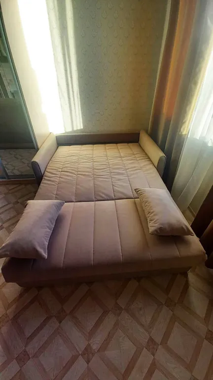 Четырехместная однокомнатная квартира с балконом в центре