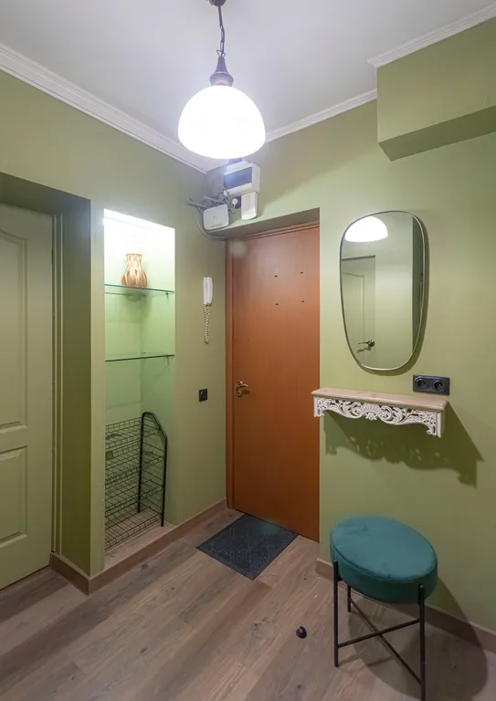 Стильная 1-комнатная квартира в центре с видом на море